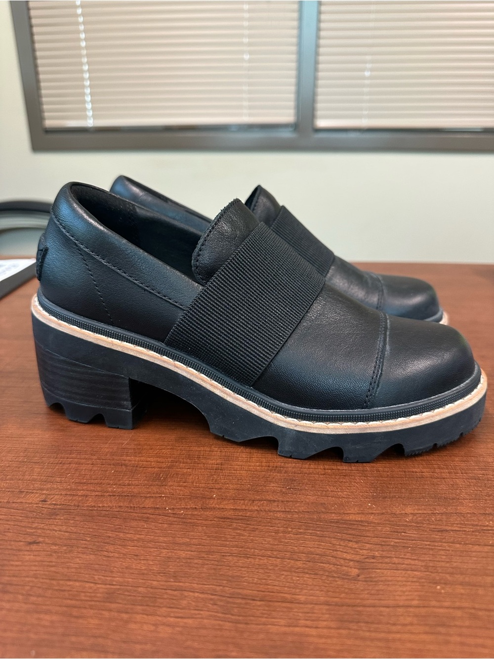 Sorel Joan Now Platform Chunky Loafers Womens 7.5 Black Like New - Picture 4 of 10
